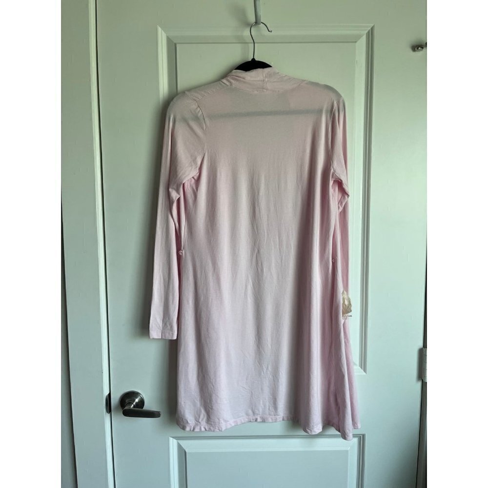 Pink Robe - Picture 2 of 2